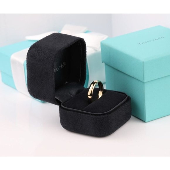 Tiffany & Co. 18k Yellow Gold 4.5mm Dome Wedding Band Size 7 Ring w/ Box - Picture 7 of 16